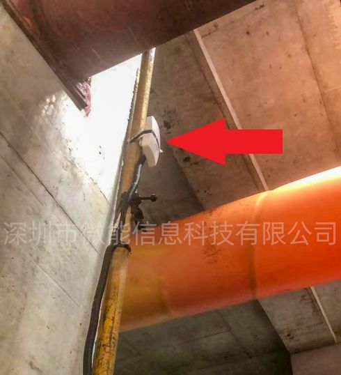 uwb基站vdu2506安装在柱子上.jpg
